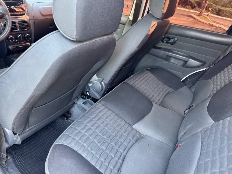 FIAT - PALIO - 2014/2015 - Branca - R$ 49.900,00