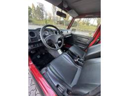 SUZUKI - SAMURAI - 1996/1997 - Vermelha - R$ 59.900,00