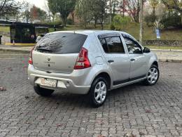 RENAULT - SANDERO - 2012/2013 - Prata - R$ 32.900,00