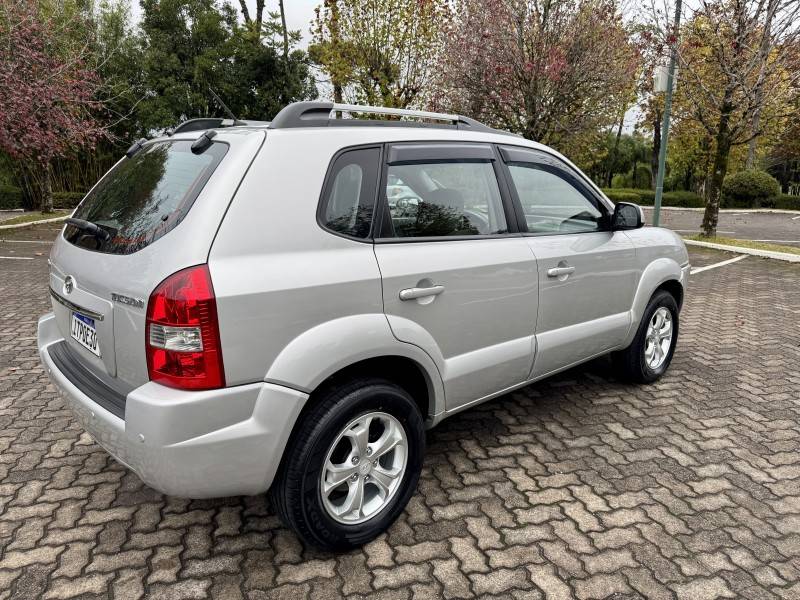 HYUNDAI - TUCSON - 2012/2013 - Prata - R$ 47.900,00