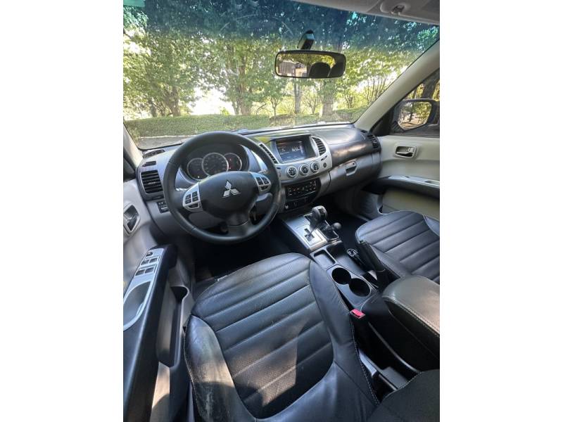 MITSUBISHI - L200 - 2014/2015 - Branca - R$ 105.900,00