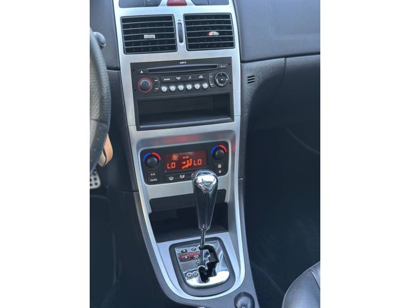 PEUGEOT - 307 - 2007/2008 - Prata - R$ 25.900,00