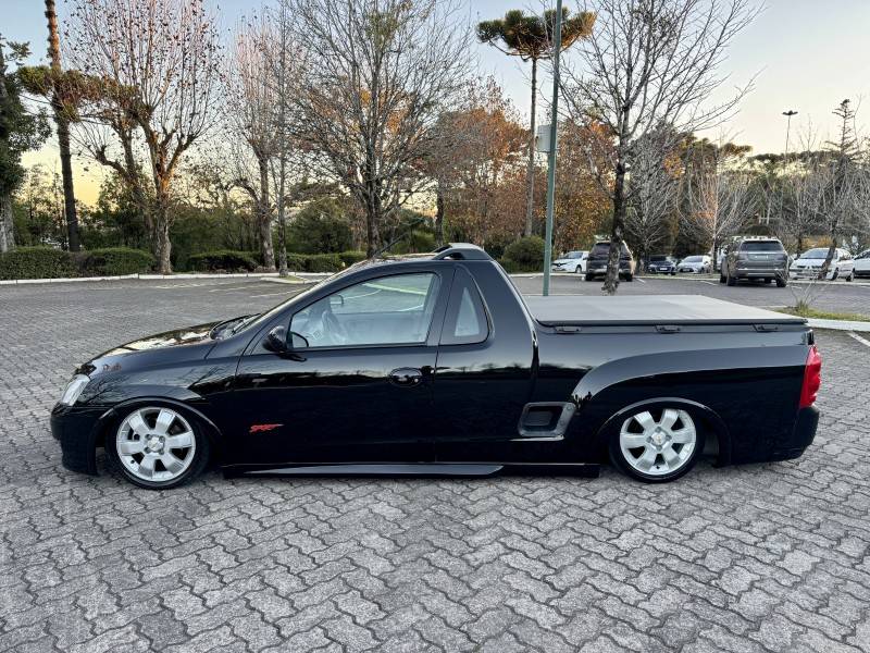CHEVROLET - MONTANA - 2004/2005 - Preta - R$ 38.900,00