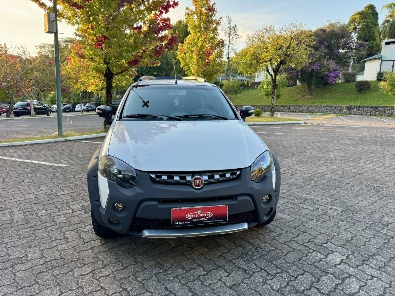 FIAT - PALIO - 2014/2015 - Branca - R$ 49.900,00