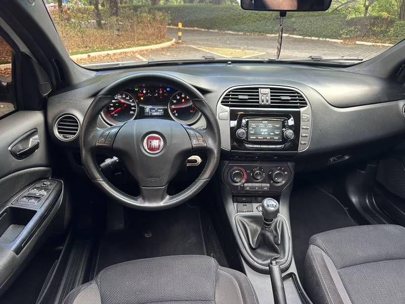 FIAT - BRAVO - 2015/2016 - Branca - R$ 54.900,00
