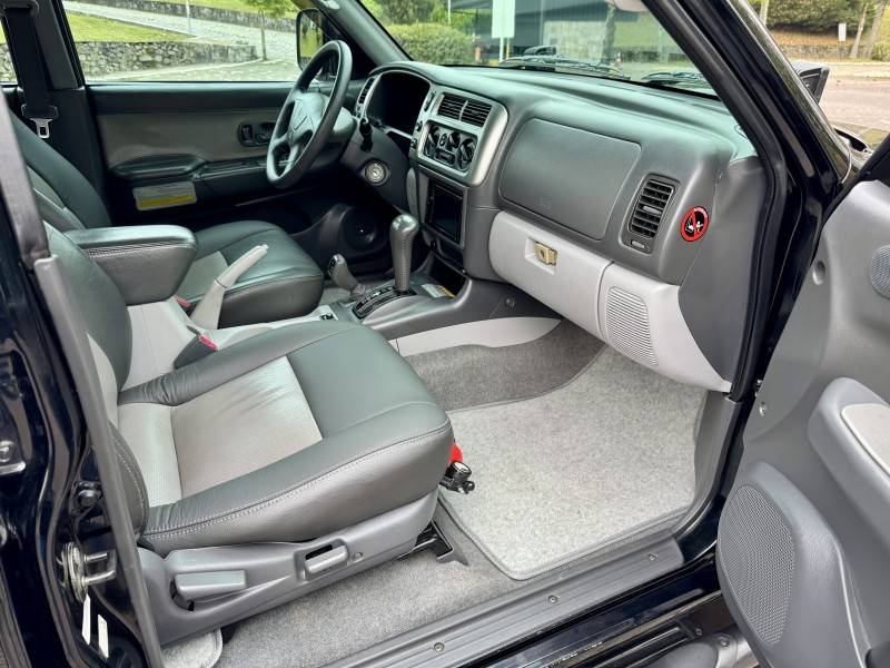 MITSUBISHI - PAJERO SPORT - 2006/2007 - Preta - R$ 58.900,00