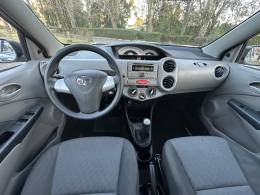 TOYOTA - ETIOS - 2013/2013 - Cinza - R$ 42.900,00