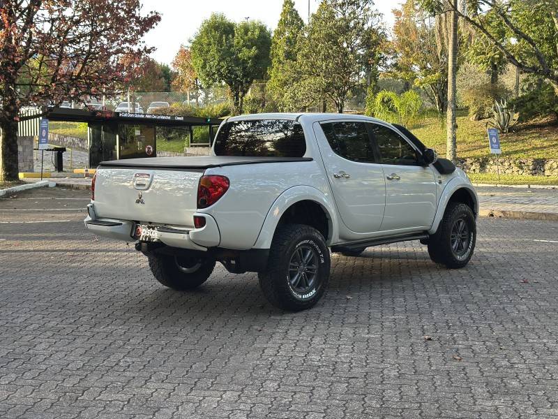 MITSUBISHI - L200 - 2014/2015 - Branca - R$ 105.900,00