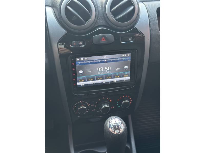 RENAULT - SANDERO - 2012/2013 - Prata - R$ 32.900,00