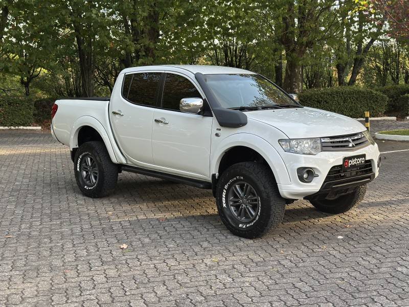 MITSUBISHI - L200 - 2014/2015 - Branca - R$ 105.900,00