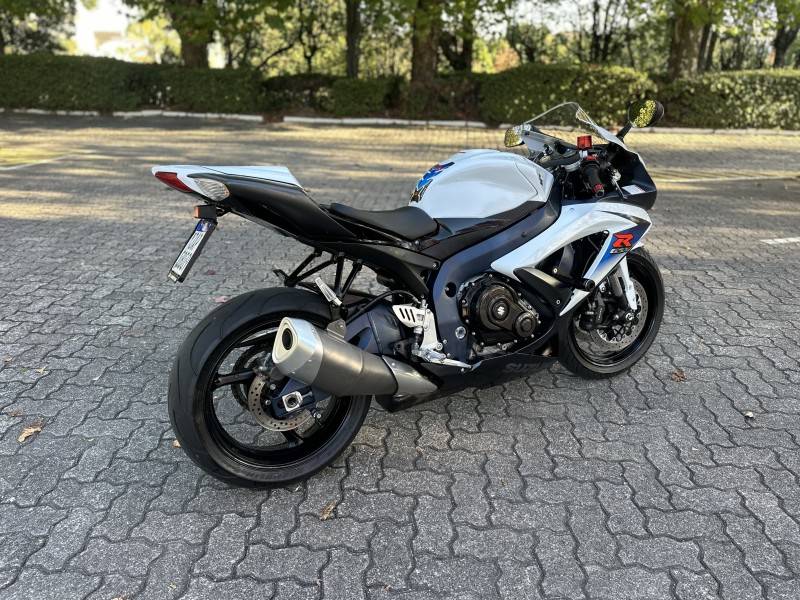 SUZUKI - GSXR - 2012/2013 - Branca - R$ 44.900,00