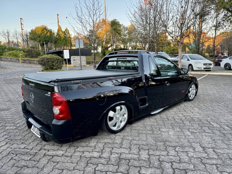 CHEVROLET - MONTANA - 2004/2005 - Preta - R$ 38.900,00