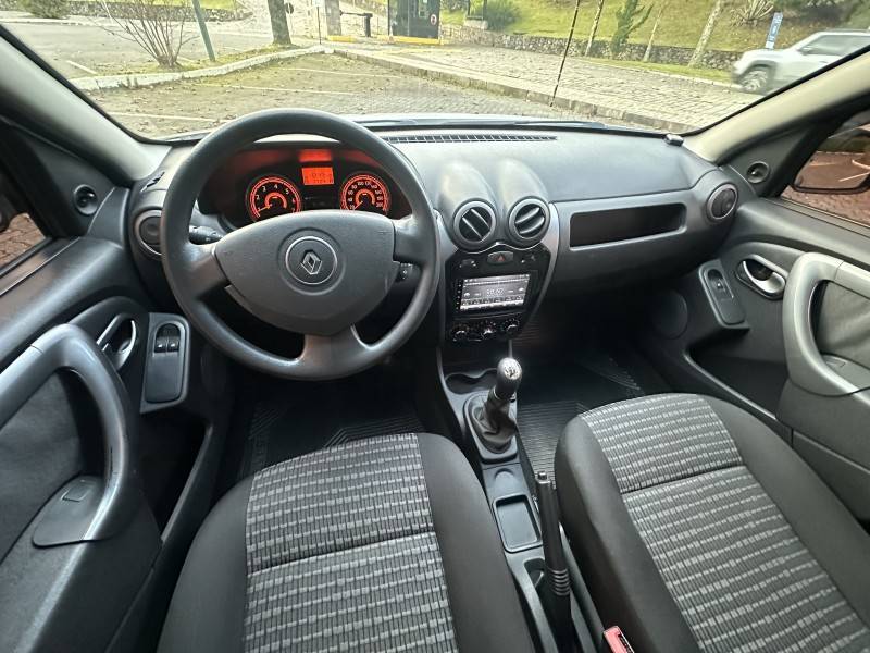 RENAULT - SANDERO - 2012/2013 - Prata - R$ 32.900,00