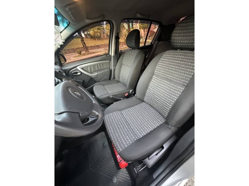 RENAULT - SANDERO - 2012/2013 - Prata - R$ 32.900,00